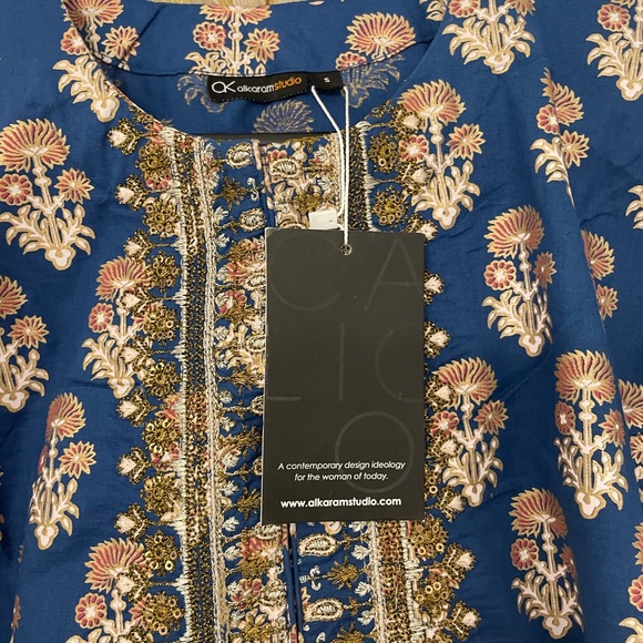 Alkaram Studio Pakistani 3pc - Picture 3 of 6